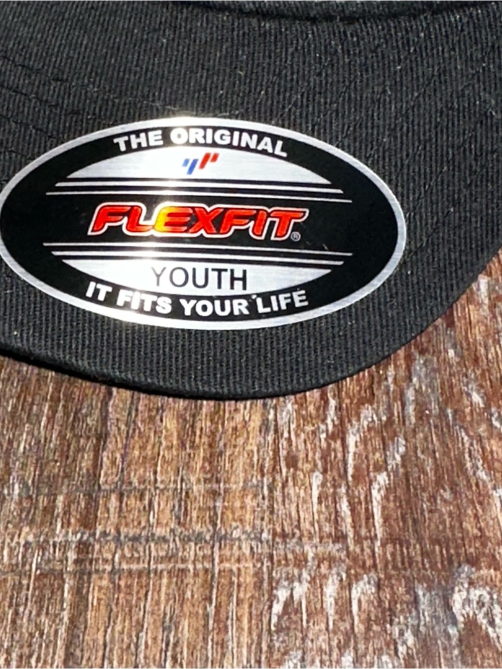 NEW Volcom Black Youth Flexfit Cap with White Stone Logo - Picture 2 of 11